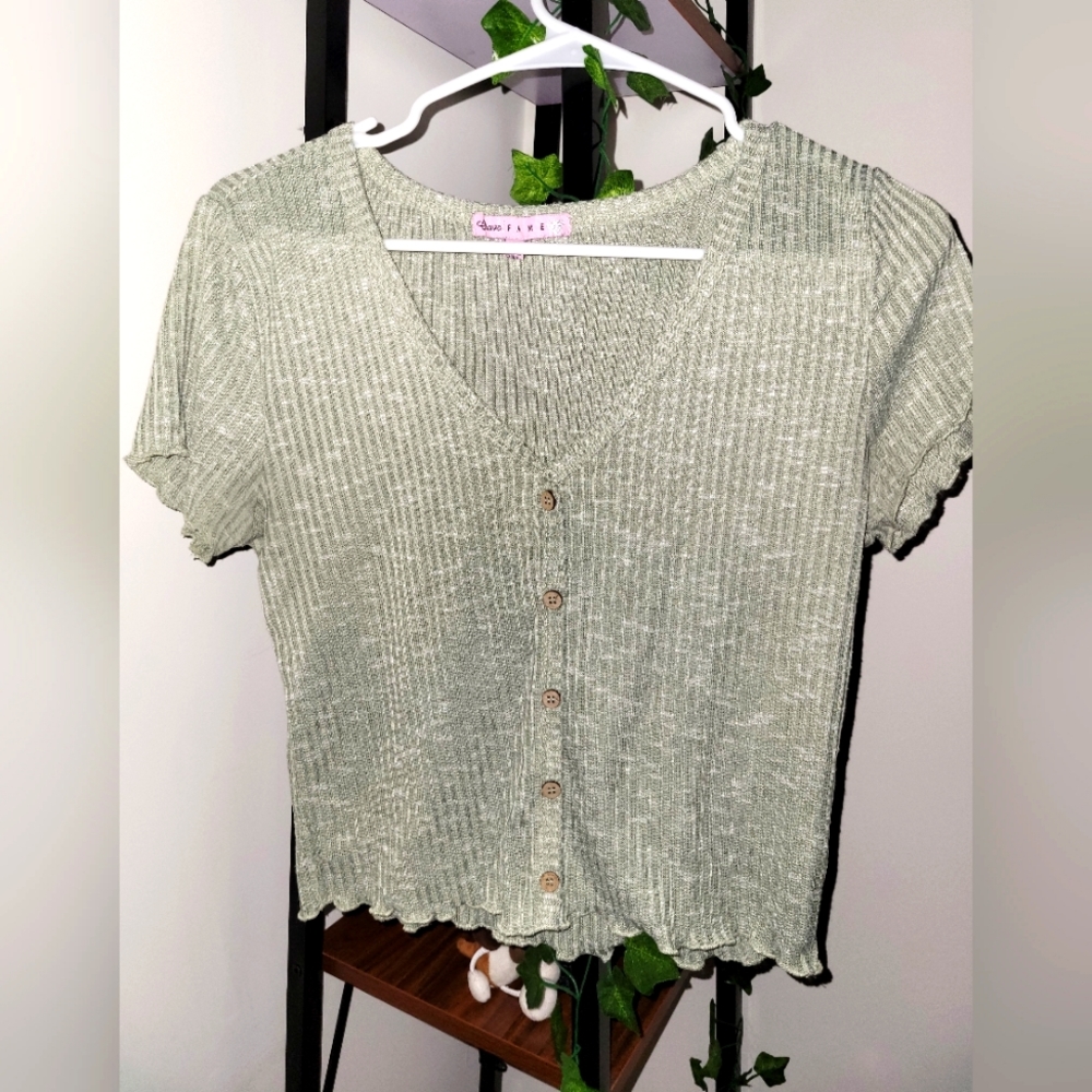 L light green t shirt